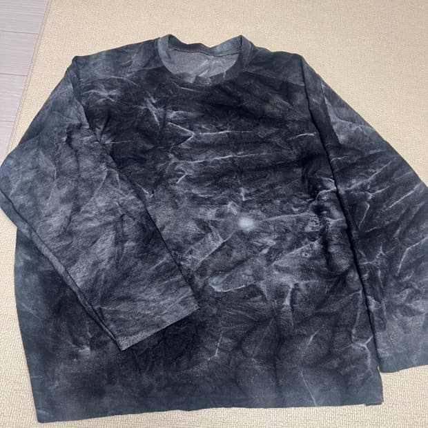 어텐션로우 맨투맨 니트