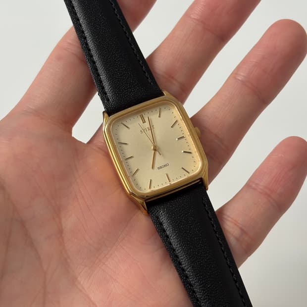 1990s Spirit Goldflake Dial Square Quart