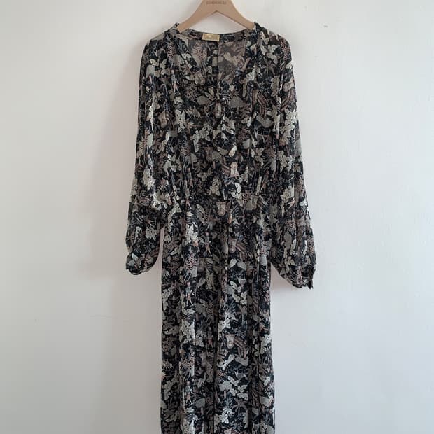 Bohemian tie v neck dress