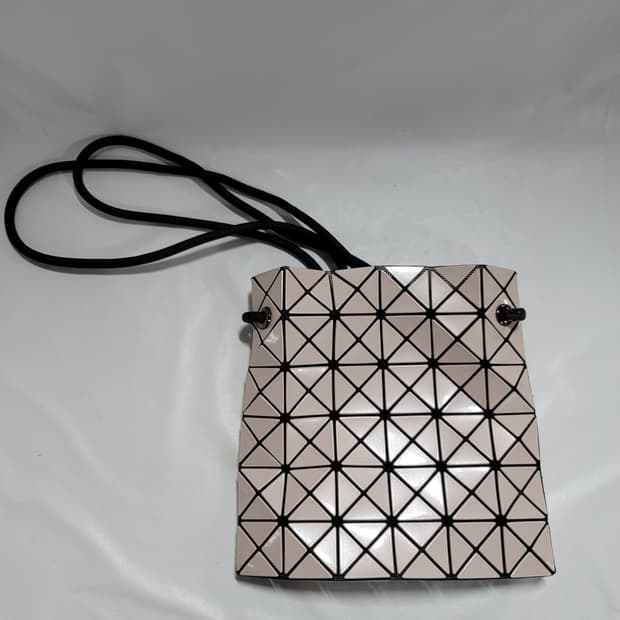 바오바오 이세이미야케 링버킷백/g1084