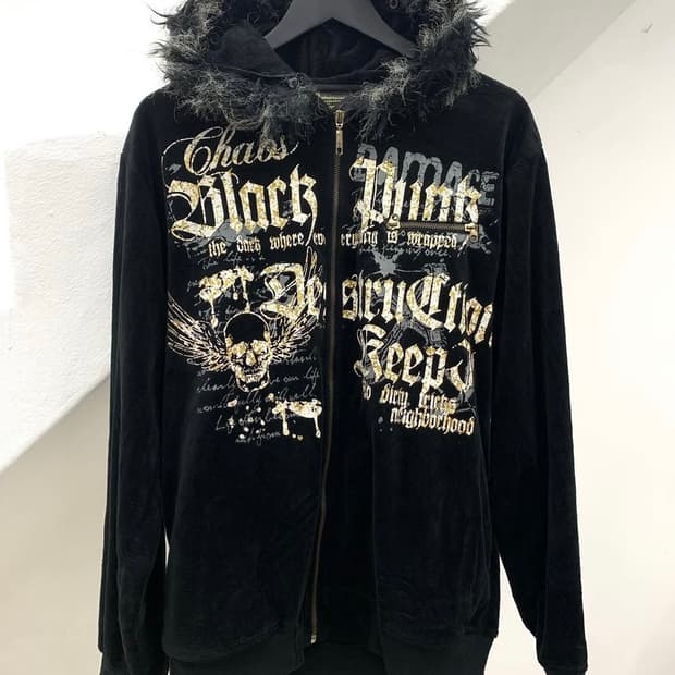 Gothic print fur hood zip-up