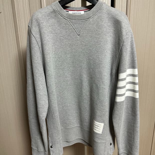 톰브라운 맨투맨 그레이