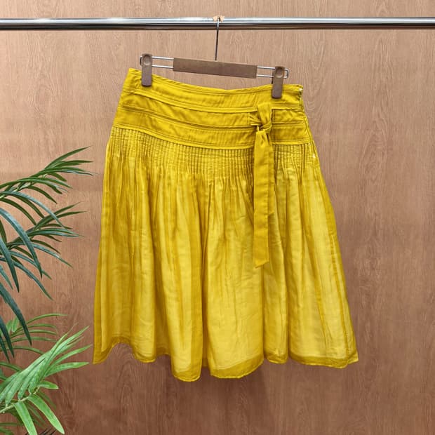 휴고 보스 실크 혼방 A라인 미디 스커트 플리츠 리본 타이 디테일 옐로우