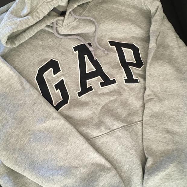 갭 회색 후드티 블랙로고