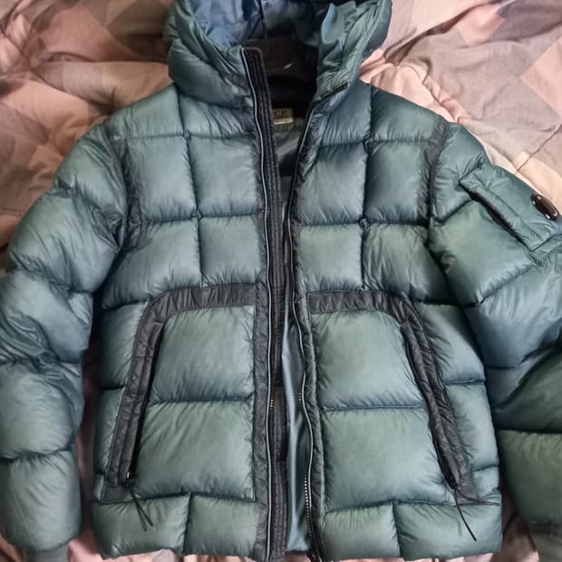 Cp컴퍼니 dd쎌  경량패딩 s