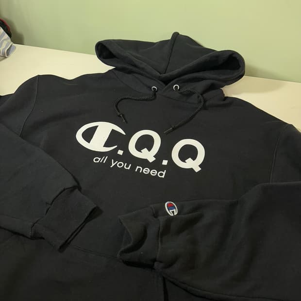 M 챔피온 블랙 CQQ 빅프린팅 스웻후드티