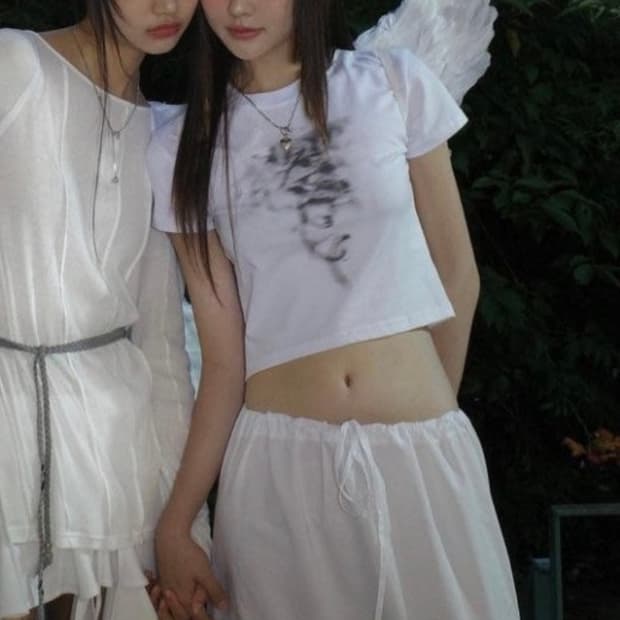 뉴얼린 클라우드 크롭 반팔 티셔츠