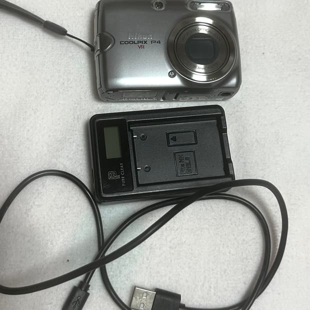 급처) 니콘 쿨픽스 Nikon coolpix p4 판매합니다