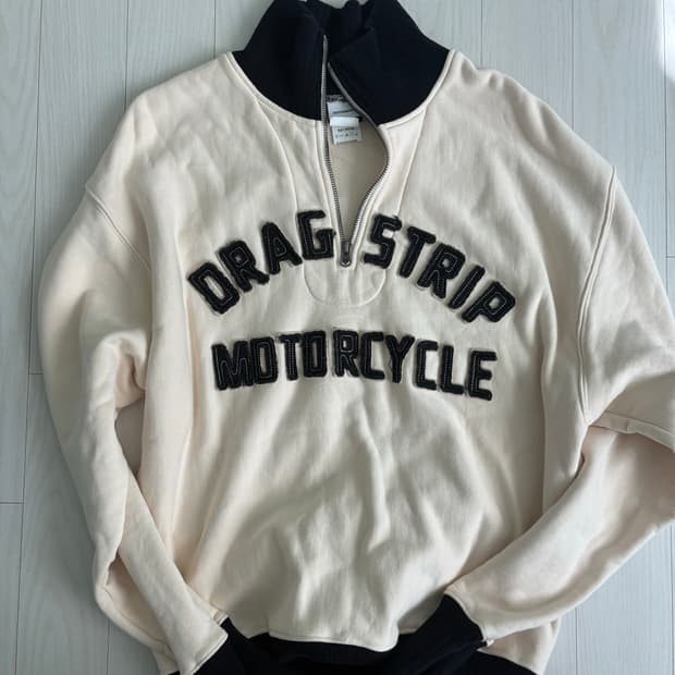 아웃스탠딩 맨투맨 하프집업