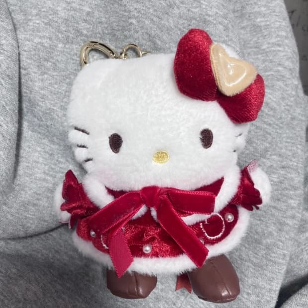 산리오 홀리데이 헬로키티 키링