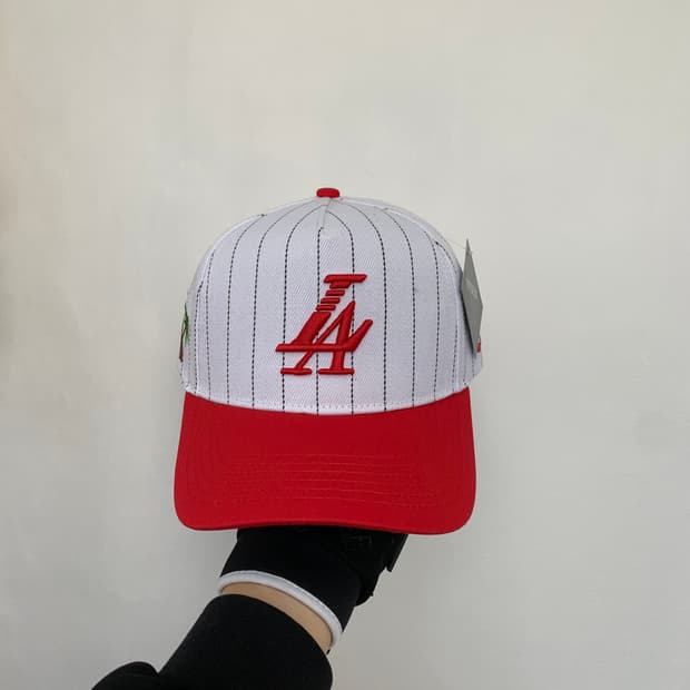 새상품 Reference 브랜드 한정판 LA 스트라이프 스냅백 모자
