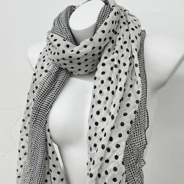 너드모리 도트 체크 머플러 