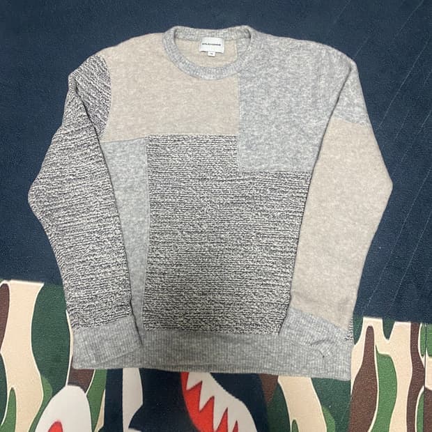 솔리드옴므 니트