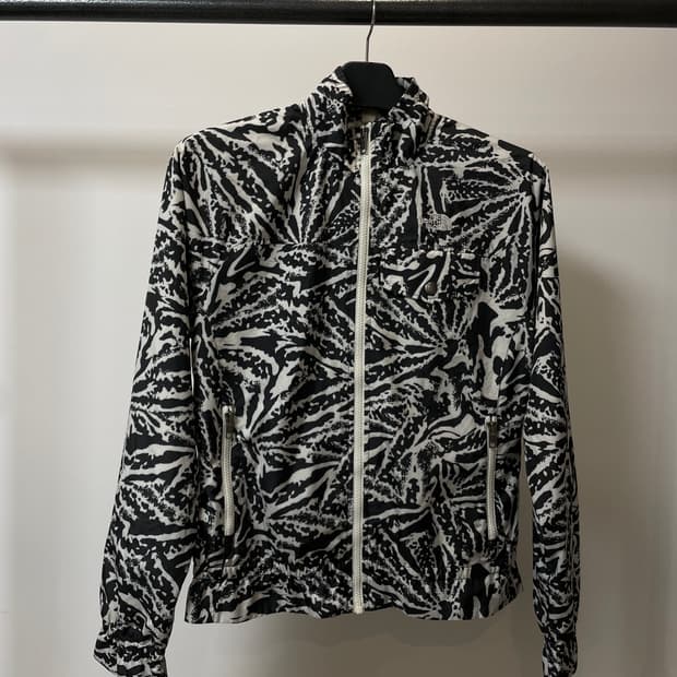 (M/M) 노스페이스 포인트 패턴 포켓 바람막이 자켓