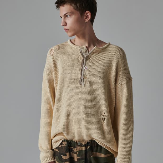 비욘드클로젯 아카이브 헤비 웨이트 코튼 데미지 디테일 헨리넥 니트