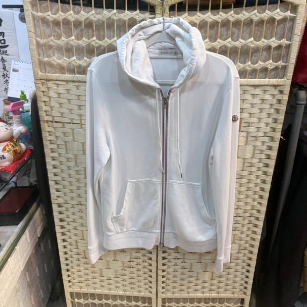 105 정품 몽클레어 후드집업 팝니다