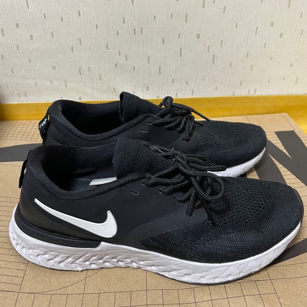 나이키 우먼스 오딧세이 리액트 2 플라이니트 240