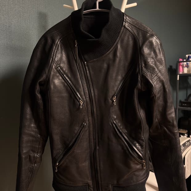 the viridi anne 블랙 가죽자켓