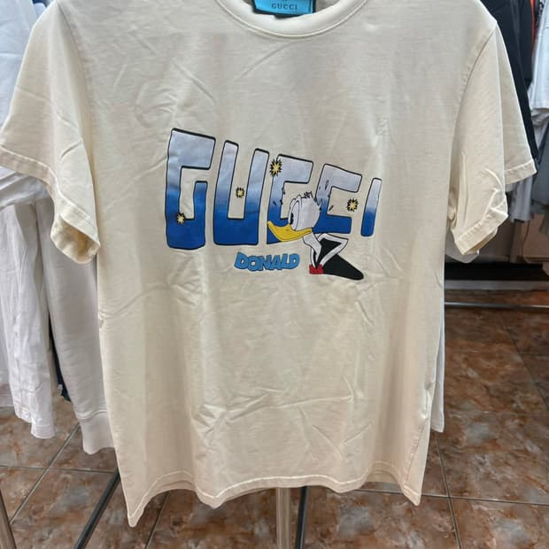 구찌 디즈니 콜라보 반팔티 도날드 L사이즈 희귀매물