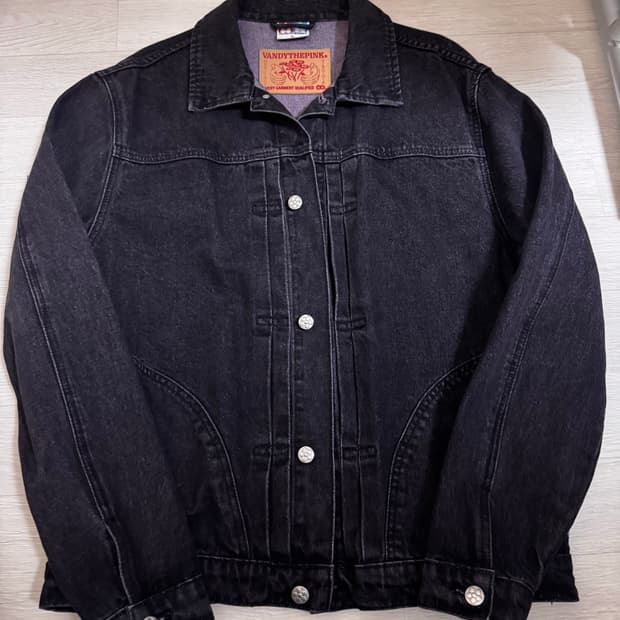 반디 더 핑크 그래비티 데님 자켓 L 사이즈 판매합니다.