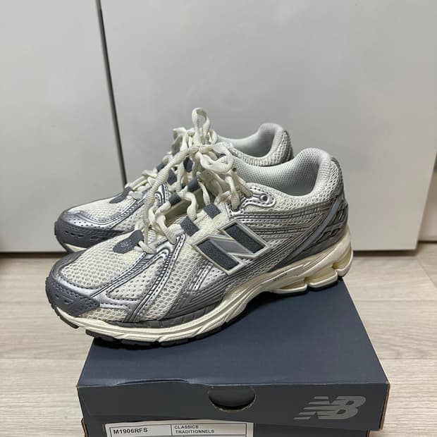 (225)뉴발란스 1906 화이트 그레이