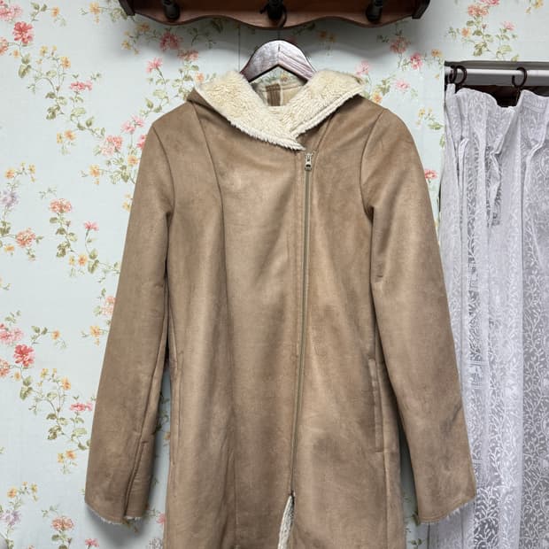 베이지 롱 코트