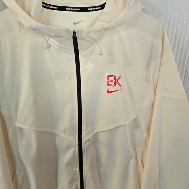 나이키 EK 드라이 핏 킵초게 윈드러너 러닝자켓