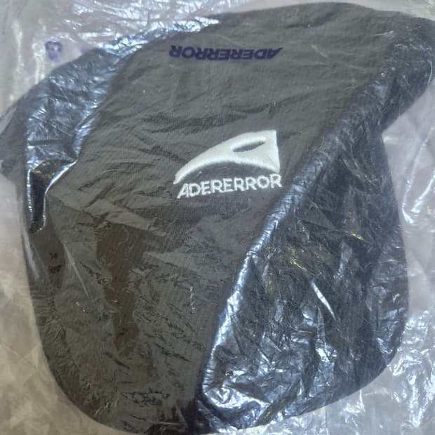 (새상품) 아더에러 Enty Logo Cap Noir