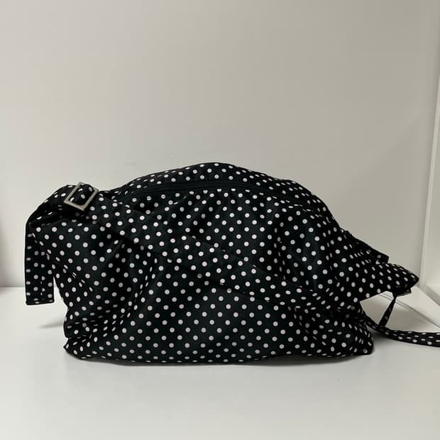얀시시 필로우 보트백 도트가방
