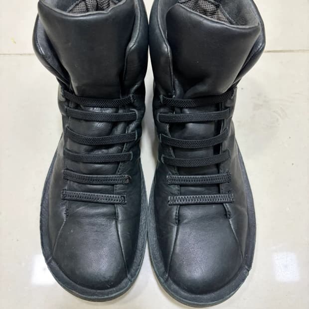 캠퍼 블랙 하이탑 스니커즈 37사이즈