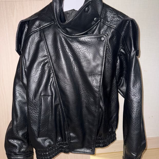 자라 페이크 레더자켓 s