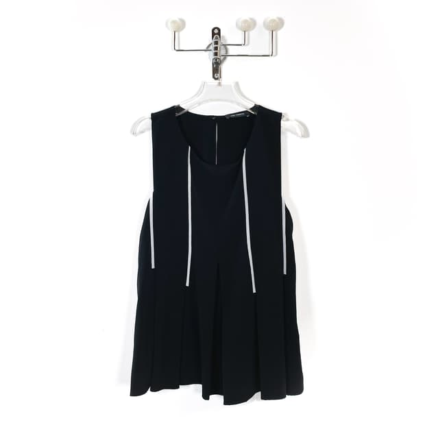 Cop.Copine 코코핀 핀턱 슬리브리스 