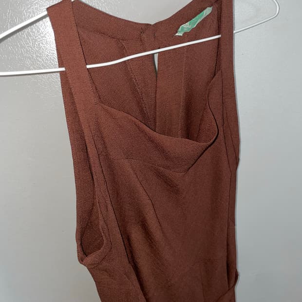 브라운 슬리브리스 랩 원피스