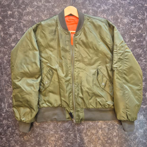 Jemut의 MA-1 항공점퍼입니다!