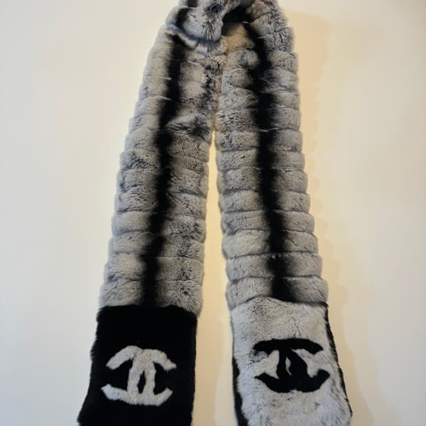 (새상품)샤넬리얼토끼털머플러