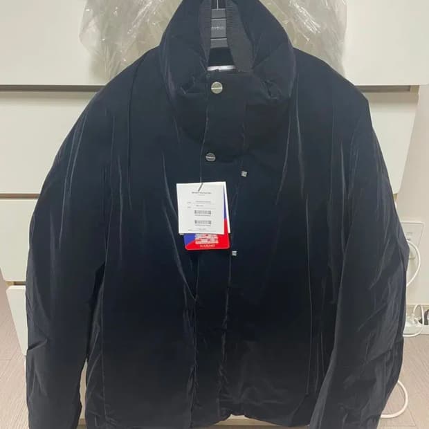 우영미 23fw 하이넥 패딩 48 블랙