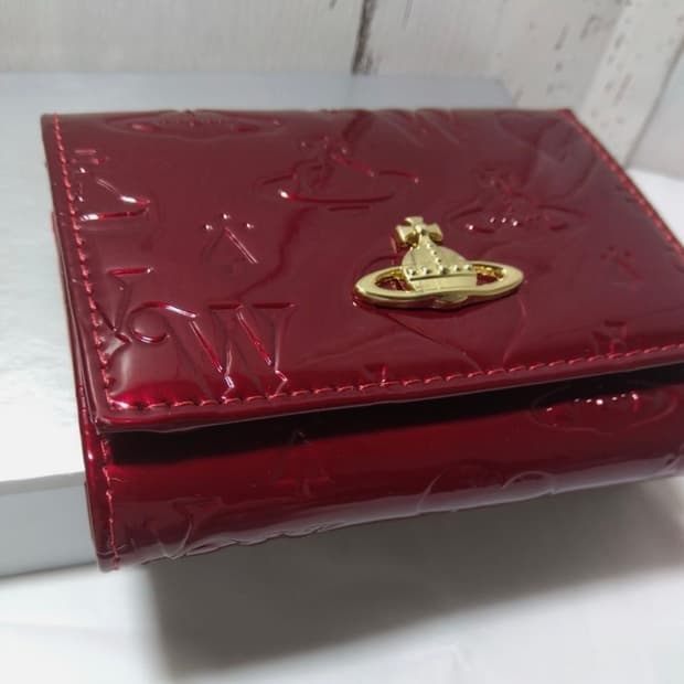 비비안웨스트우드 레드 에나멜 삼단 지갑