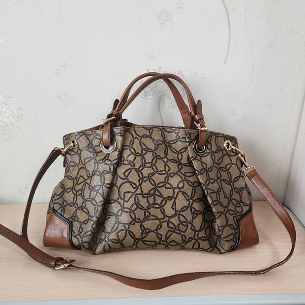 닥스 패턴 토트백