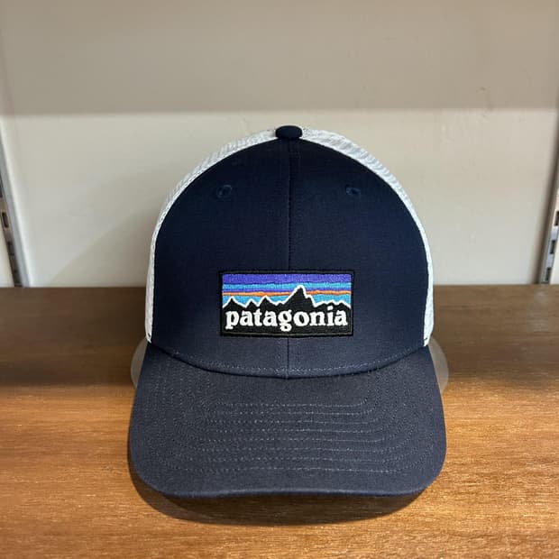 파타고니아 P-6 로고 트러커 캡