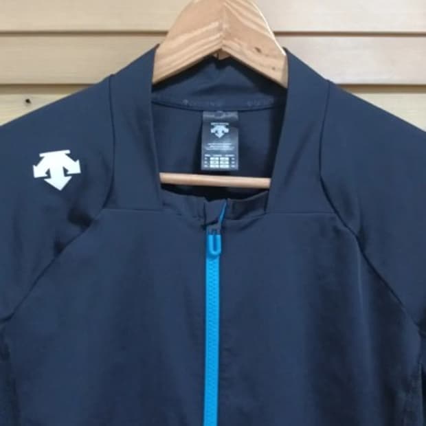 데상트 기능성 사이드매쉬 집업점퍼 105사이즈