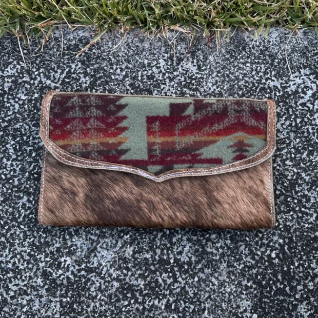 웨스턴 헤어카우 & 네이티브 울 패턴 지갑