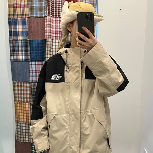 North face 베이지 바람막이 