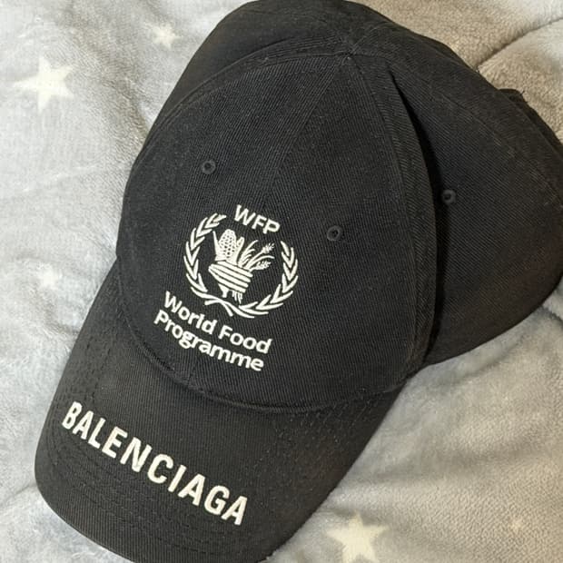 발렌시아가 wfp 볼캡 모자