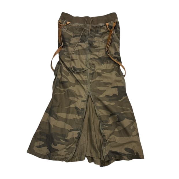 G.O.A long belt zipper camo skirt
