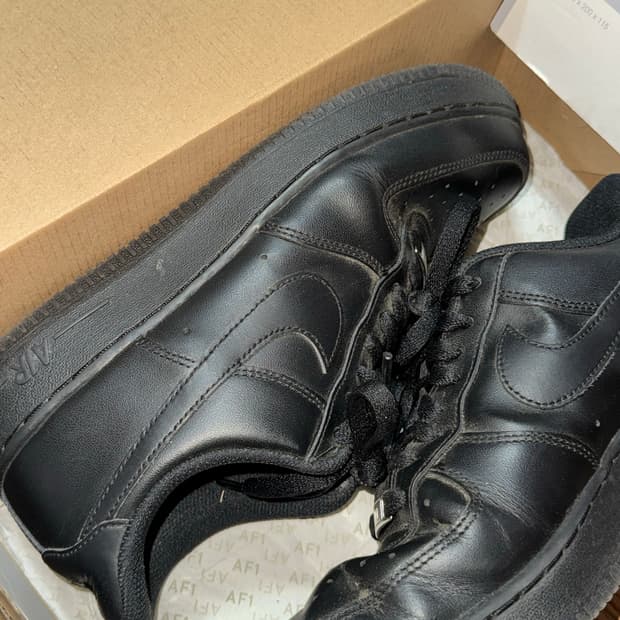 나이키 에어포스 블랙