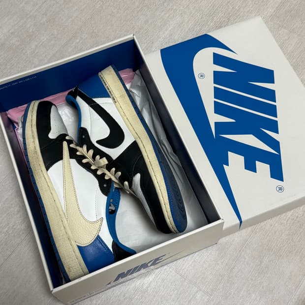 (275)조던 1 트래비스 스캇 프라그먼트 레트로 로우OG SP 밀리터리