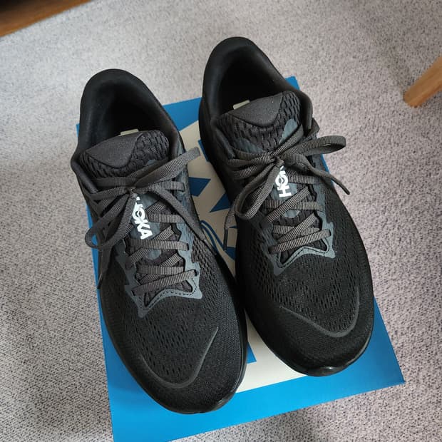 호카 링컨4 러닝화 블랙 270사이즈 팝니다.