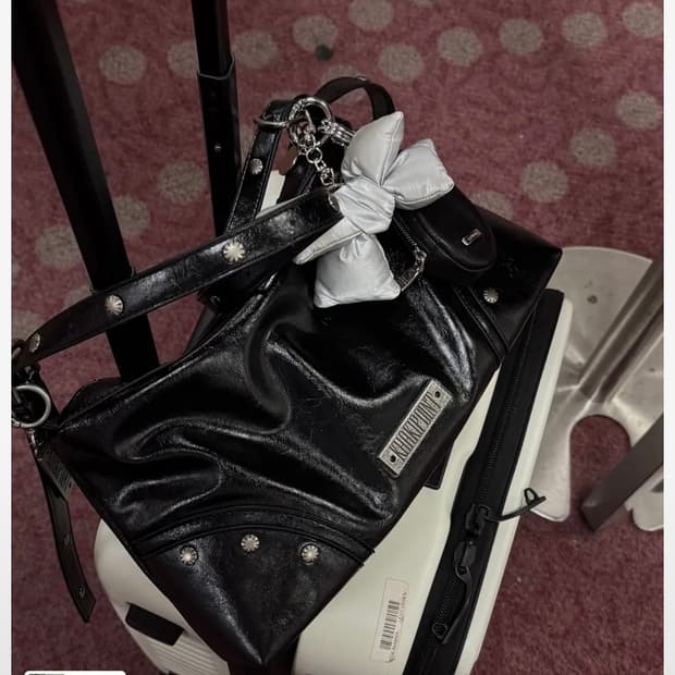 카키포인트 스터드 숄더백