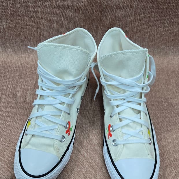 컨버스 미착용 240mm-  꽃 자수 하이 스니커즈 아이보리