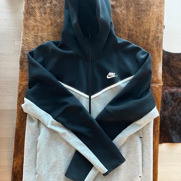 Nike tech fleece